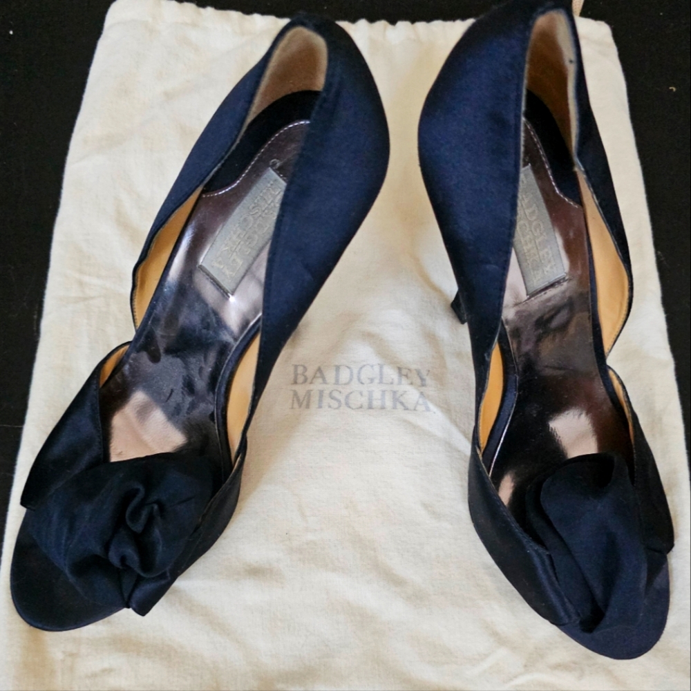 Badgley Mischka D'Orsay Satin pumps